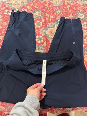 lululemon athletica Navy Women’s Lightweight Jogger Pants